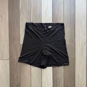 Yeti Black Compression Bike Shorts with High-Waisted Design